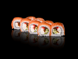 Філадельфія з лососем та огірком