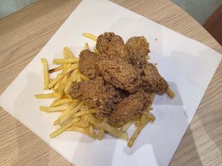 7 Hot Wings Box