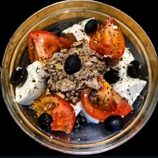 Ensalada de queso fresco y tomate