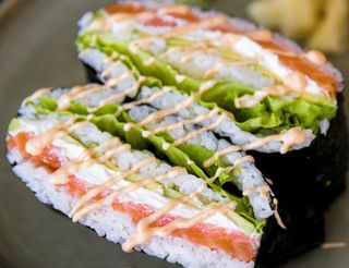 Суши сандвич със сьомга (230г)