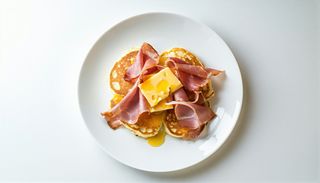 Солени палачинки с шунка и кашкавал