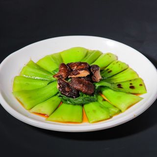 Pakchoi saltato con funghi shitaki