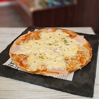 Здравословна пица с пуешко и кашкавал