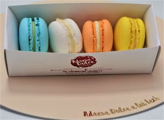 Macarons cutie mică 