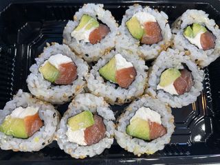 Cheese Salmón Roll (9 Pzs.)