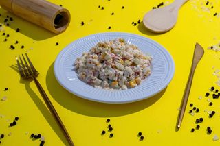 Salata od surimi štapica