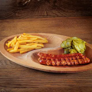 Ljuta kobasica 2 komada na 2 dima i pomfritom