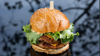 ბურგერი საქონლის ხორცით ორმაგი