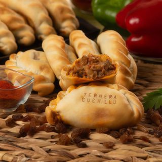 Empanada de Ternera Cortada a Cuchillo