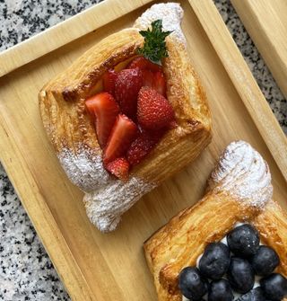 Дэниш с клубникой