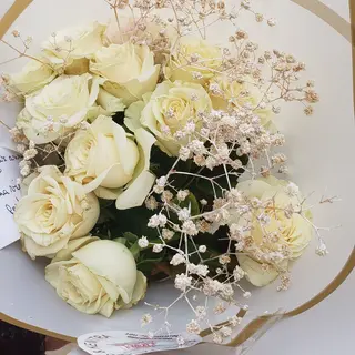 11 white flowers 