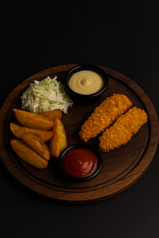 Meniu pui tavalit in fulgi de porumb 600g + bautura la alegere