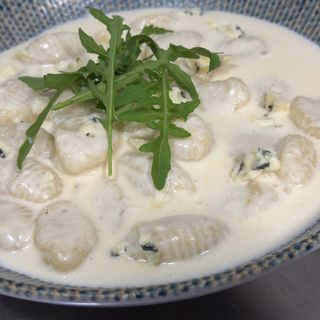 Ñoquis De Patata Con Salsa 4 Quesos