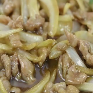 Ternera Con Cebollas