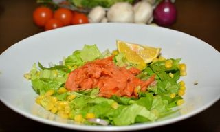 Salata cu somon