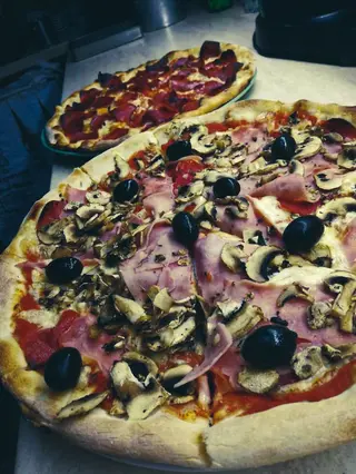 Pizza Medieval mare