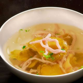 榨菜肉丝汤 Sopa de tiras de lomo con verdura encurtida