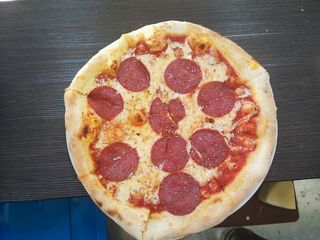 Pizza Salama