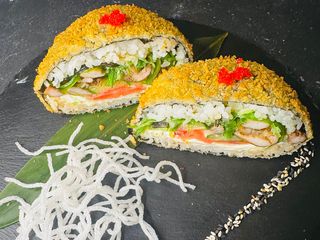 Суші бургер з куркою (300грg)