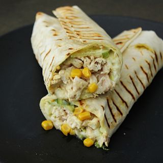 Рол з куркою, сиром та огірком (370г)