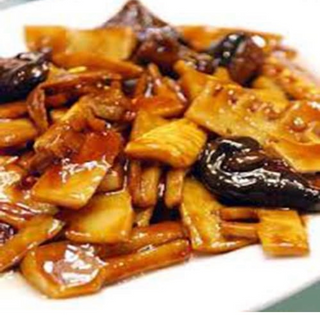 68. Cerdo Con Bambú Y Setas Chinas