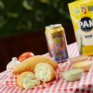 Empanada De Queso (1 Ud.)