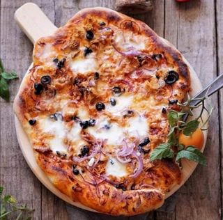Pizza Tonno