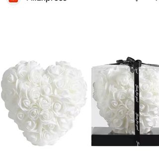  coeur blanc avec boîte acrylique transparente.