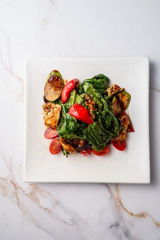 Салат с овощами гриль 