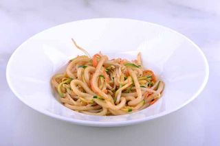 60 Yaki udon con verdure