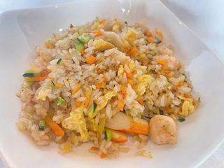 Riso alla piastra con misto di mare