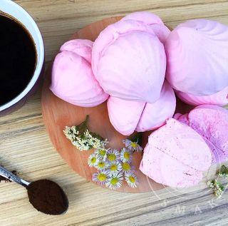 Zefir o smaku truskawkowym 200g