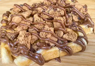 Gofre amb xocolata i cookies
