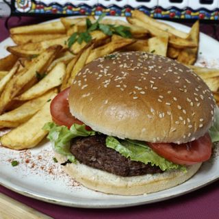 2 Hamburguesas más papas y bebidas