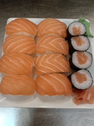 Sushi Salmón (B)