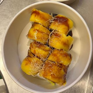 57. Mango - salmon maki roll - 8 pezzi