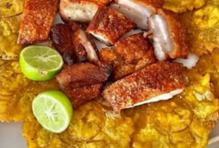 Chicharrón Con Tostones