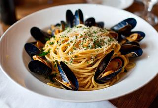 Spaghetti con cozze e vongole