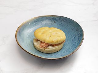 Focaccia con salmone affumicato e crema di formaggio