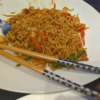 27- Tallarines al wok
