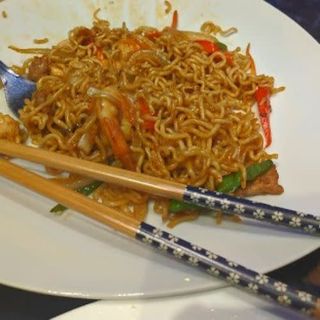 27- Tallarines al wok