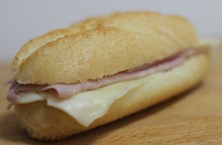 Tostada Con York Y Queso