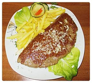 Punjena pljeskavica 400g