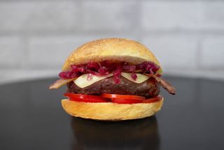 Hamburger cipolla e bacon