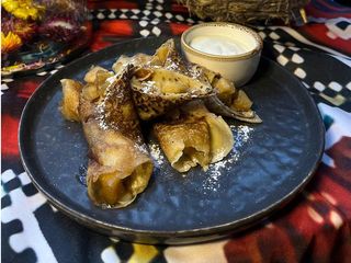 Млинці з яблуками