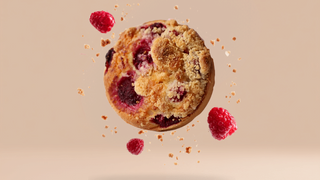 Tartaletka z malinami i kruszonką