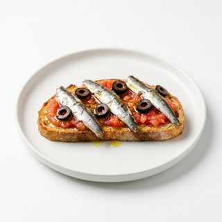 Torrada Anchoas-Tomate-Olivas Negras