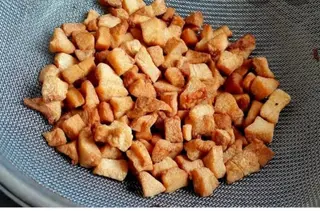 1/2 kg dry fried pork without ekigodo with Cassava and matooke fingers 
