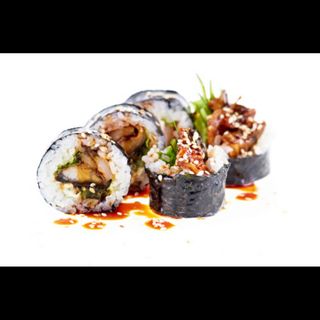 -Pieczony węgorz w sosie unagi/majonez/warzywa/sezam 