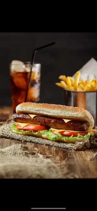 Sandwich Saucisses De Foie avec frites